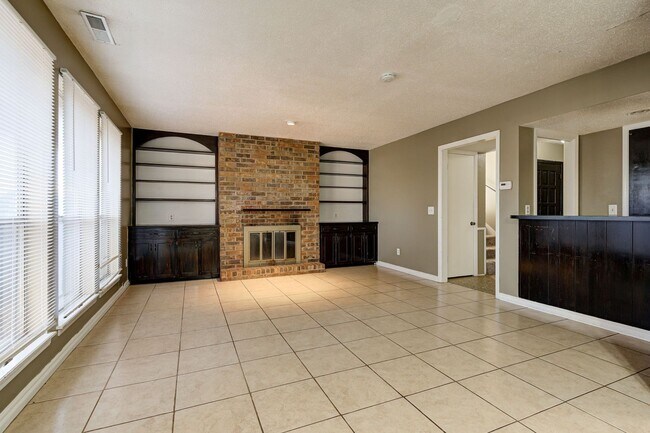 Building Photo - 4703 NW 63rd St