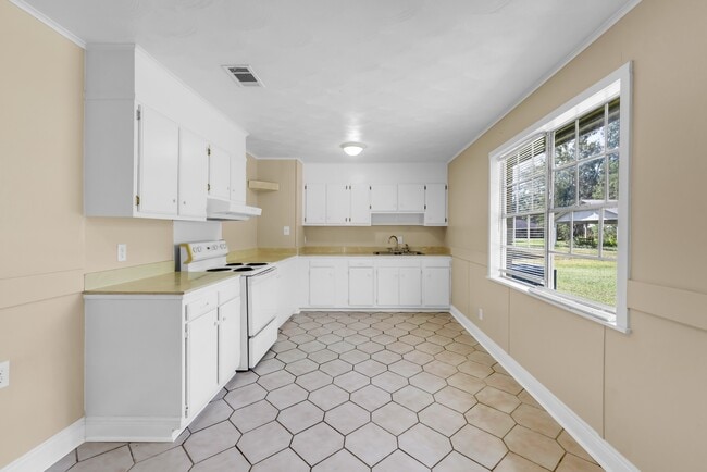 Building Photo - 9701 MS-613