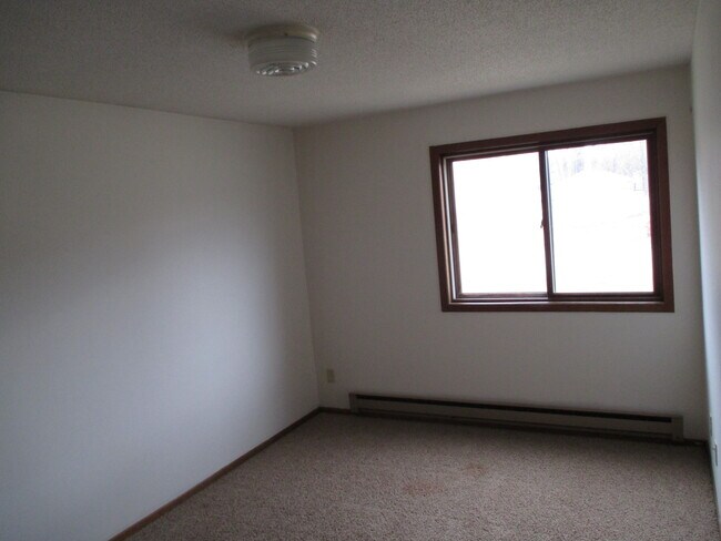 Building Photo - 124 4th Ave