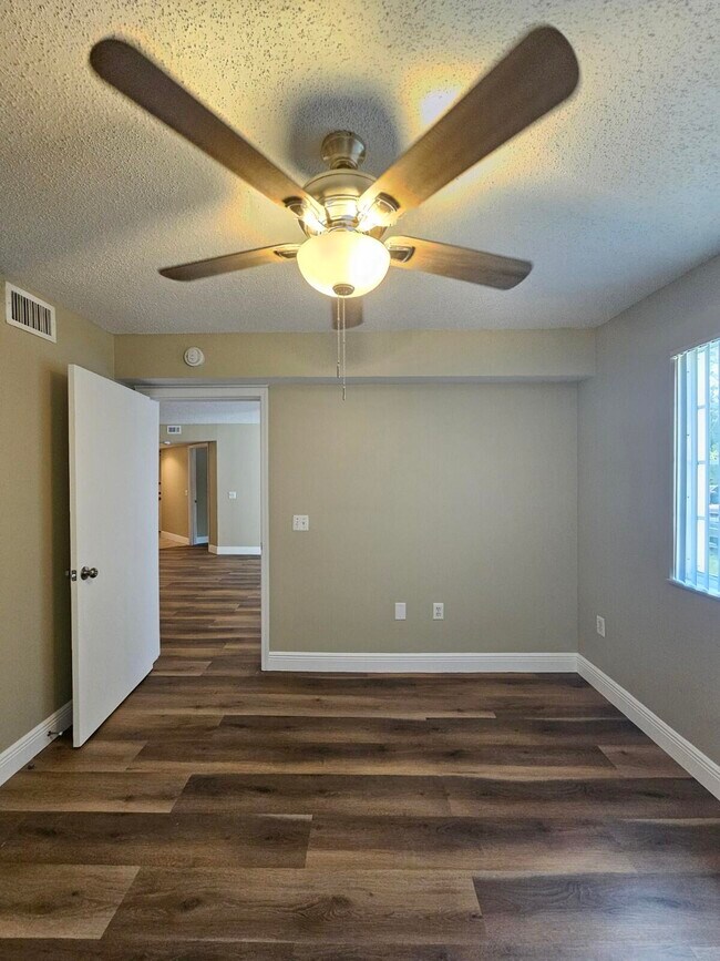 Building Photo - 4177 N Haverhill Rd