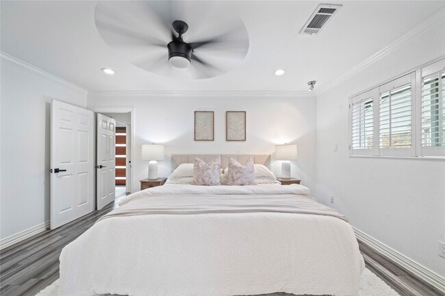 Building Photo - 9022 Quebec Dr