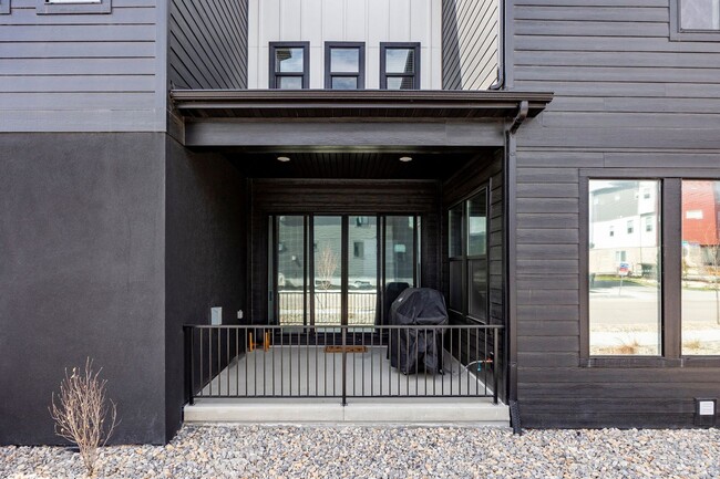 Building Photo - 6607 Purple Poppy Ln
