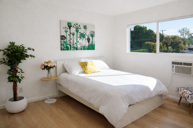 New Linens, New Mattresses, and Through Wall Air Conditioning in Each Bedroom - 5860 Hazeltine Ave