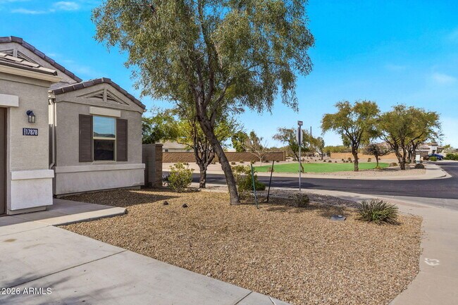 Building Photo - 17878 N Pietra Rd