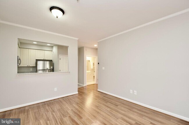 Building Photo - Charming & Pet-Friendly 1BR/1BA Condo in Alexandria’s Stonegate