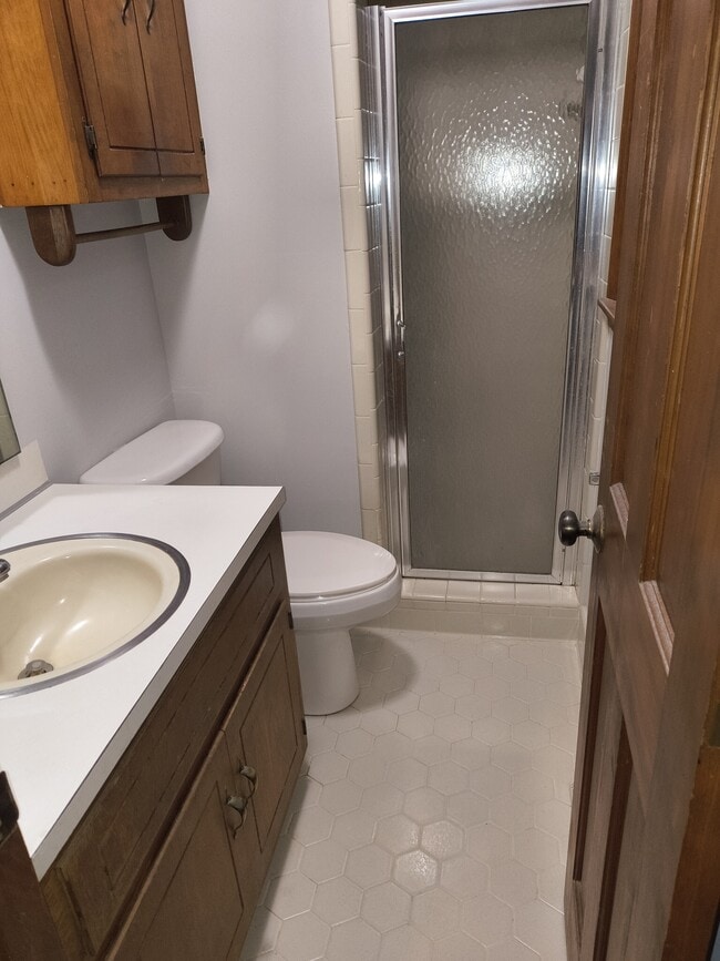 Building Photo - 160 Small Rd