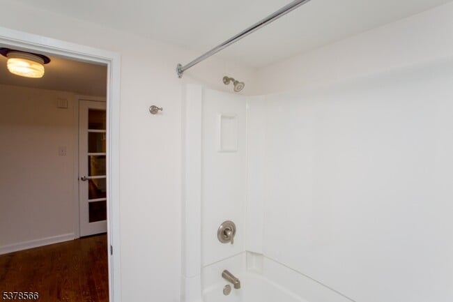 Building Photo - 67 Ferry St