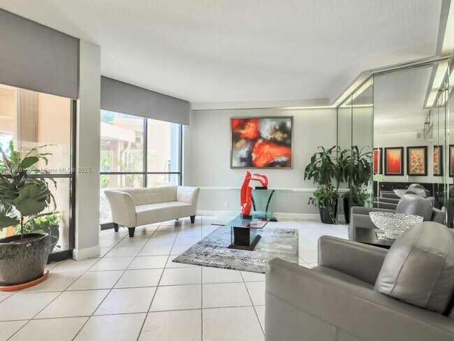 Building Photo - 1000 St Charles Pl