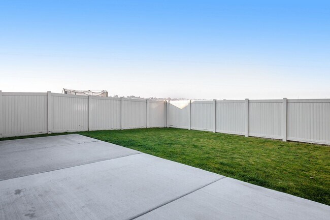 Building Photo - Modern 4-Bedroom Home in Meridian – Spacious Layout + Great Location