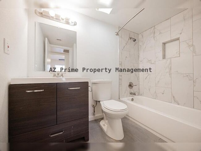 Building Photo - 2141 E Kirkland Ln