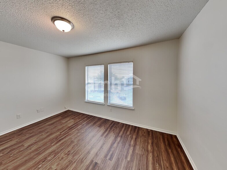 Building Photo - 10703 Juniper Pass