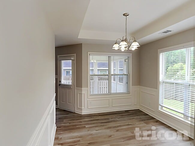 Building Photo - 104 Logan Creek Ct
