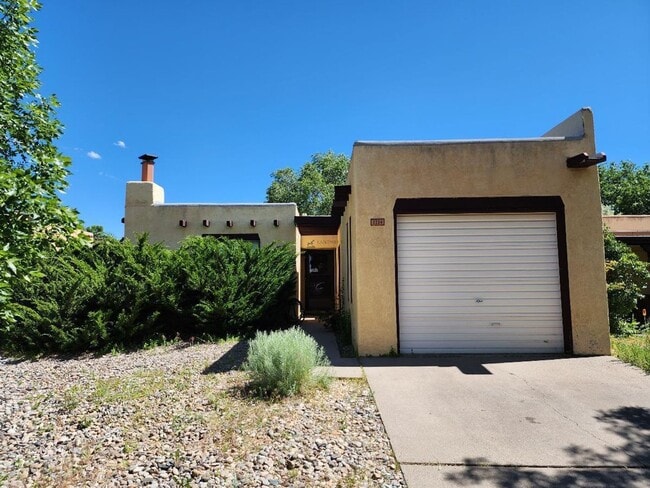 Building Photo - 3234 Calle De Molina