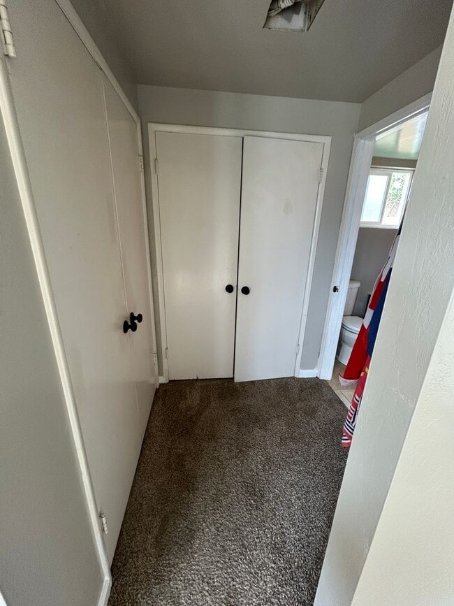 Building Photo - Updated in North Hanford