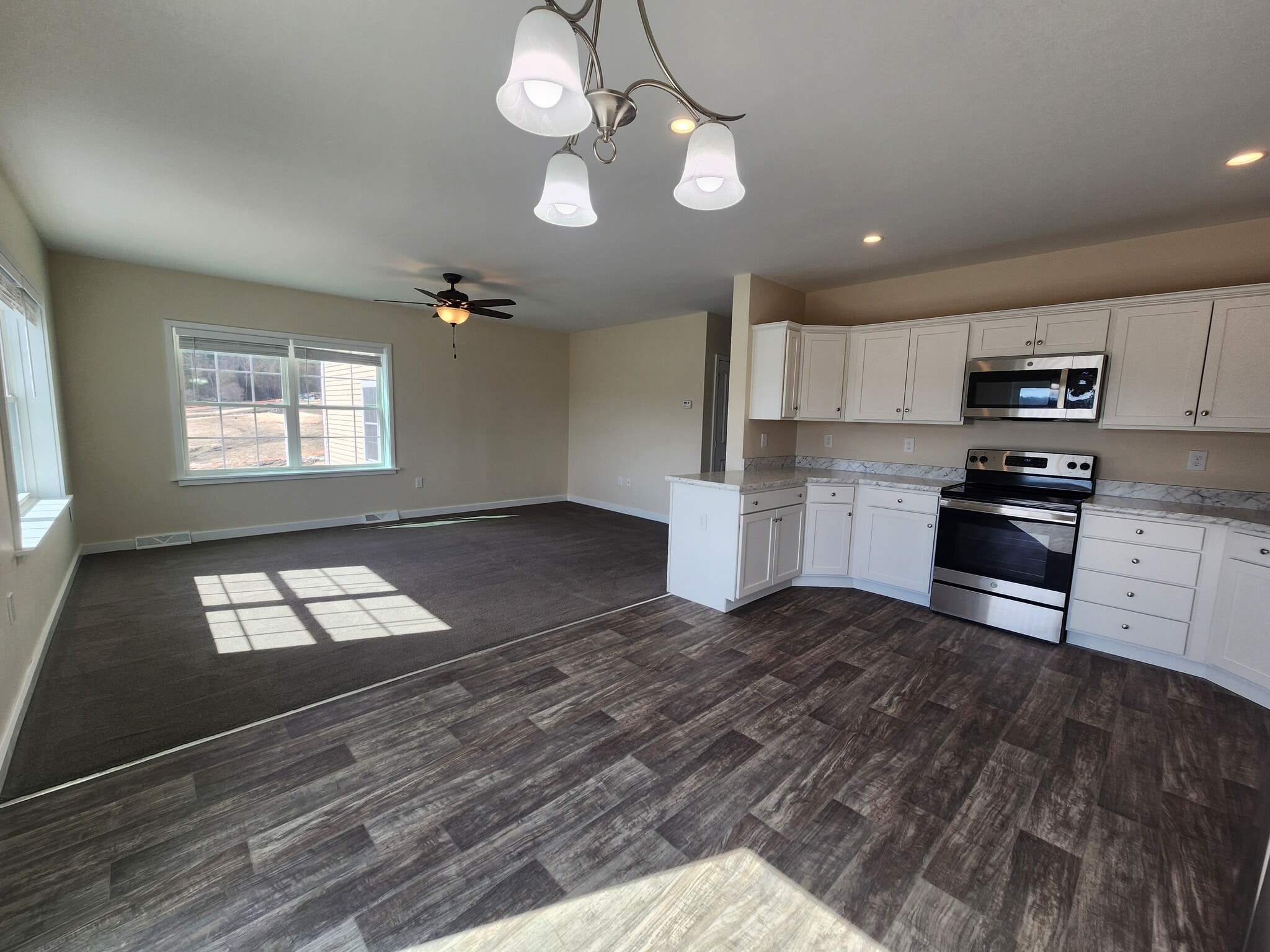 Building Photo - 73 Ivan Dr