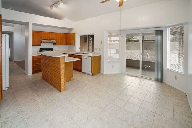 Building Photo - Southwest Area -3 bedroom, 2 bath Home wit...