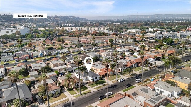 Building Photo - 3945 S Norton Ave