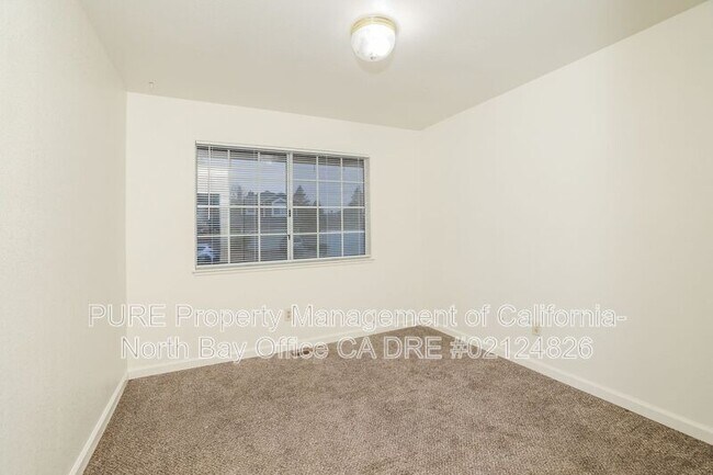 Building Photo - 1190 Exeter Dr