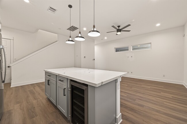 Building Photo - 7707 Johanna Pk Dr