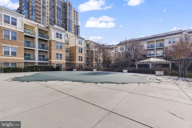 Building Photo - 12000 Market St