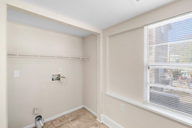 Building Photo - 1128 Belleair Rd