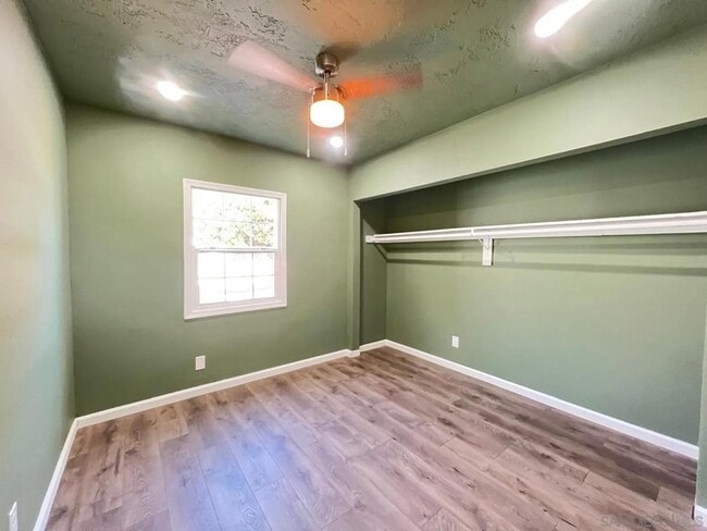 Building Photo - 554 Glover Ave