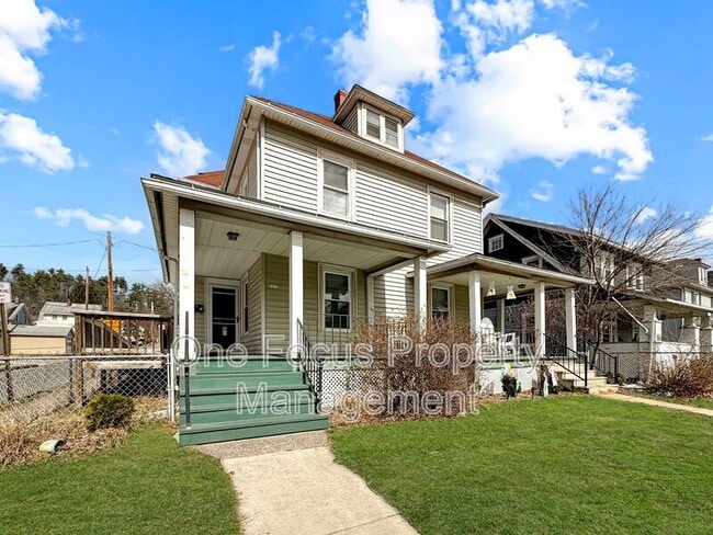 Building Photo - 2638 W 4th St