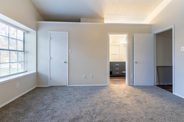 Building Photo - 2239 Turf Club Dr