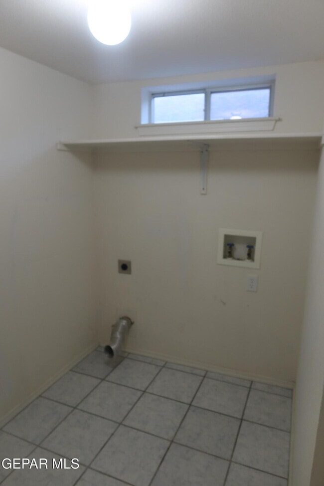 Building Photo - 12520 Twin Leaf Dr