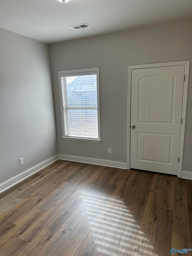 Building Photo - 517 Balsam Terrace Way