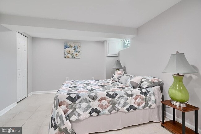 Building Photo - 2845 Plainfield Rd