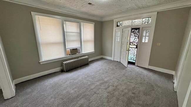 Building Photo - 1114 Azalia St