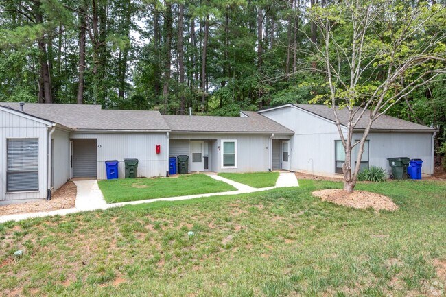 Building Photo - 25 Creekside Cir