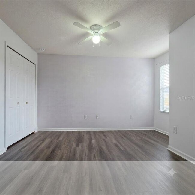 Building Photo - 1561 Chelsea Dr