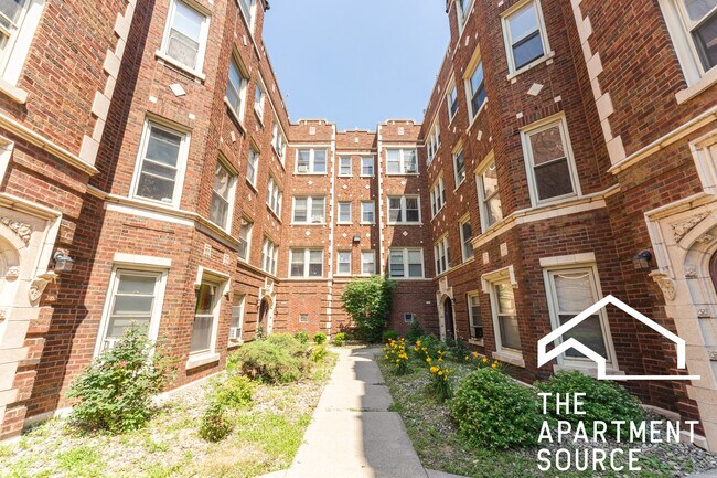 Building Photo - 2111 Grove