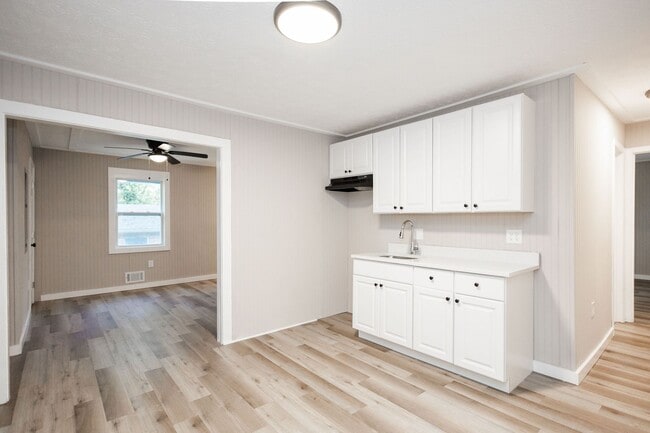 Building Photo - Updated 3BR/2BA Home – $500 OFF 1st Month!