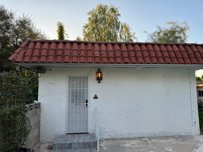 Building Photo - 5515 Sheila Ave