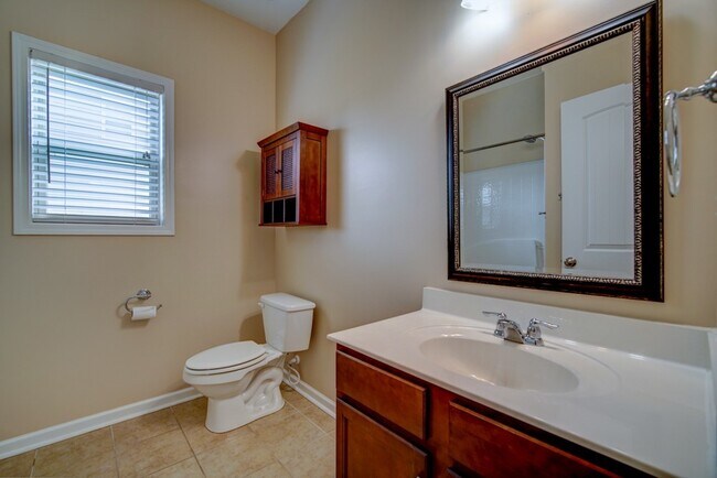 Building Photo - Gorgeous 4/5 BR, 3 BA, 2 Car Garage Home with Fenced Backyard and Large Storage Unit