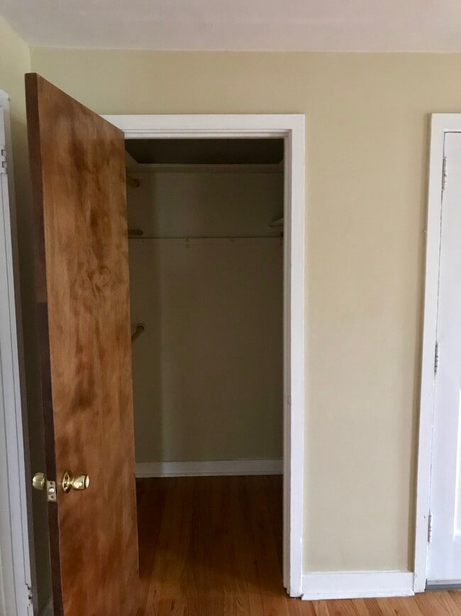 Building Photo - Milton St.