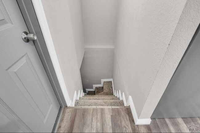 Building Photo - 421 E Beech St