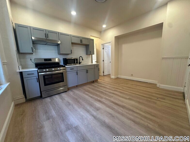 Building Photo - 127 Harrishof St