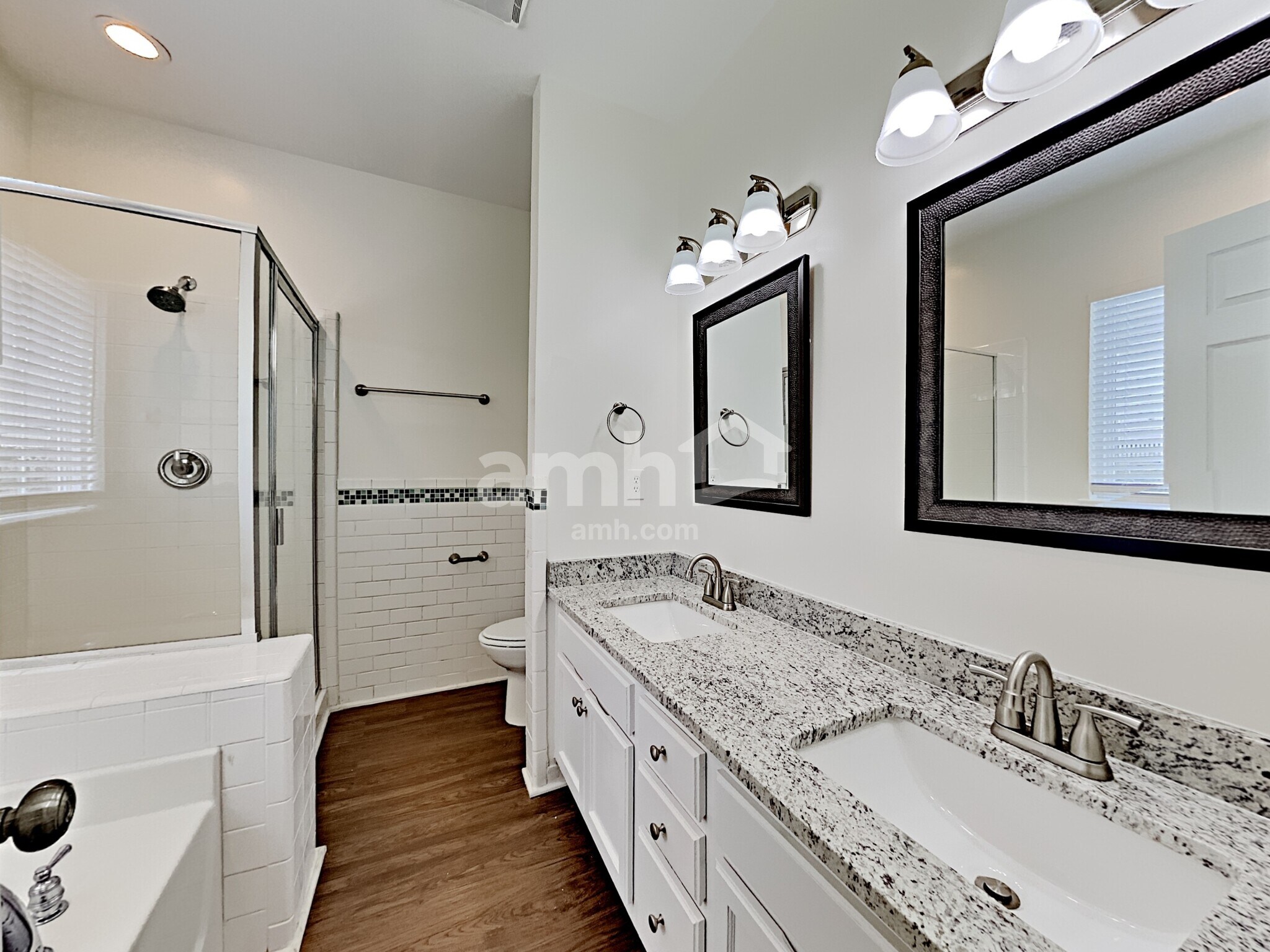 Building Photo - 2425 Coneflower Dr