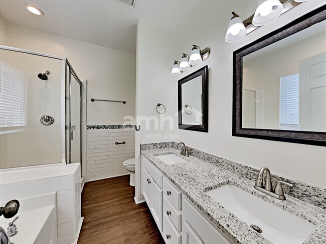 Building Photo - 2425 Coneflower Dr