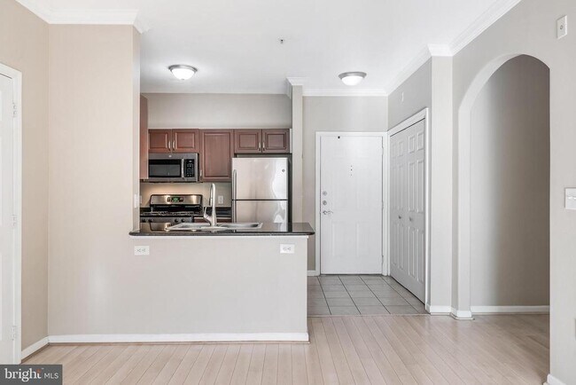 Building Photo - 12954 Centre Park Cir