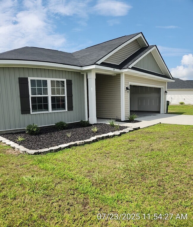 Building Photo - 64 Sunflower Cir NE