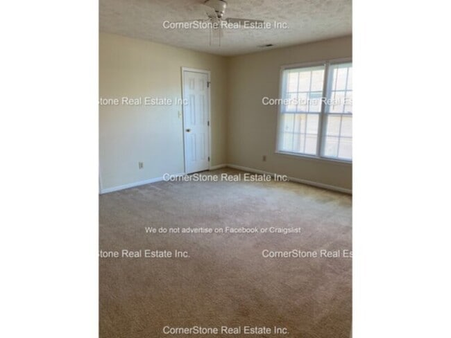 Building Photo - 6329 Foxlake Dr