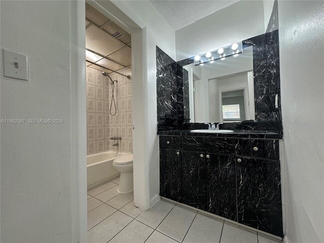 Building Photo - 1008 NW 45th Ave