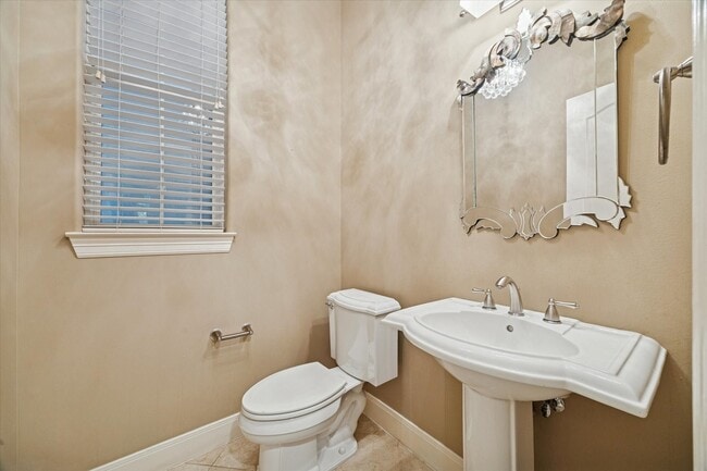 Building Photo - 5706 Blossom St