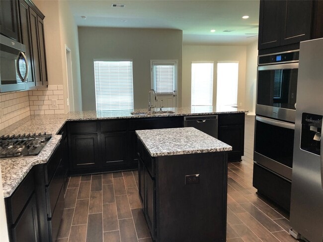 Building Photo - 28723 Yulee Mill Dr