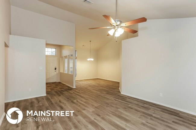 Building Photo - 4104 Hathaway Dr